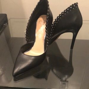 Jessica Simpson pumps
